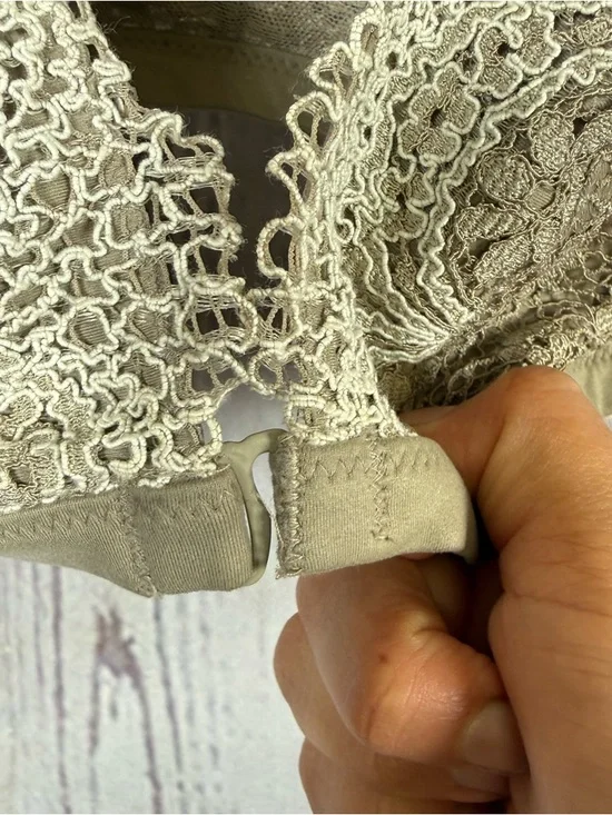 Victoria secret lace bralette Size S - Picture 2 of 5